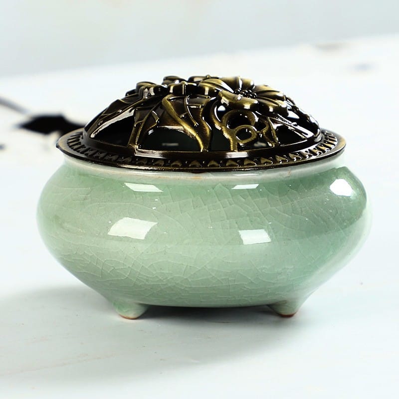 Celadon Censer (青绿色香炉)